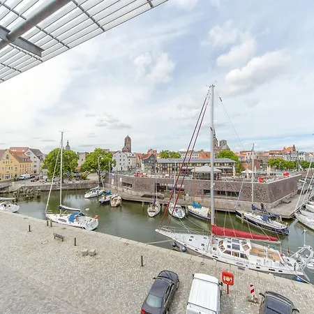Hochwertige Apartments Im Stralsunder Hafen Buitenkant foto