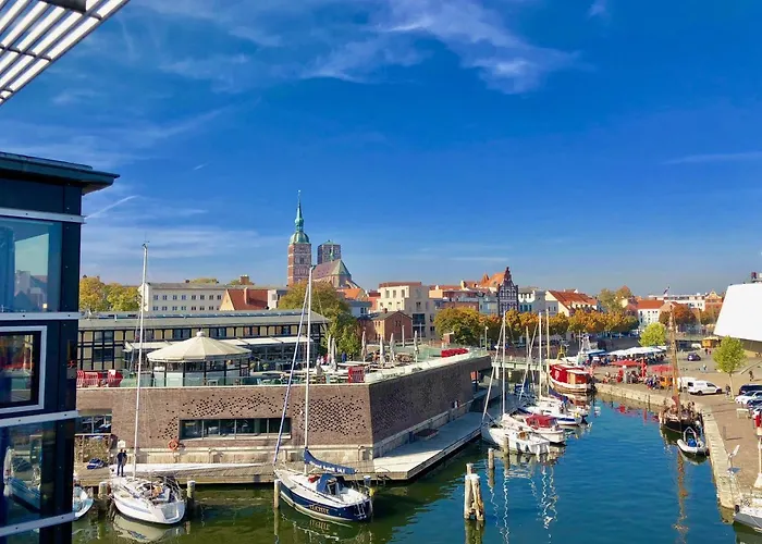 Hochwertige Apartments Im Stralsunder Hafen