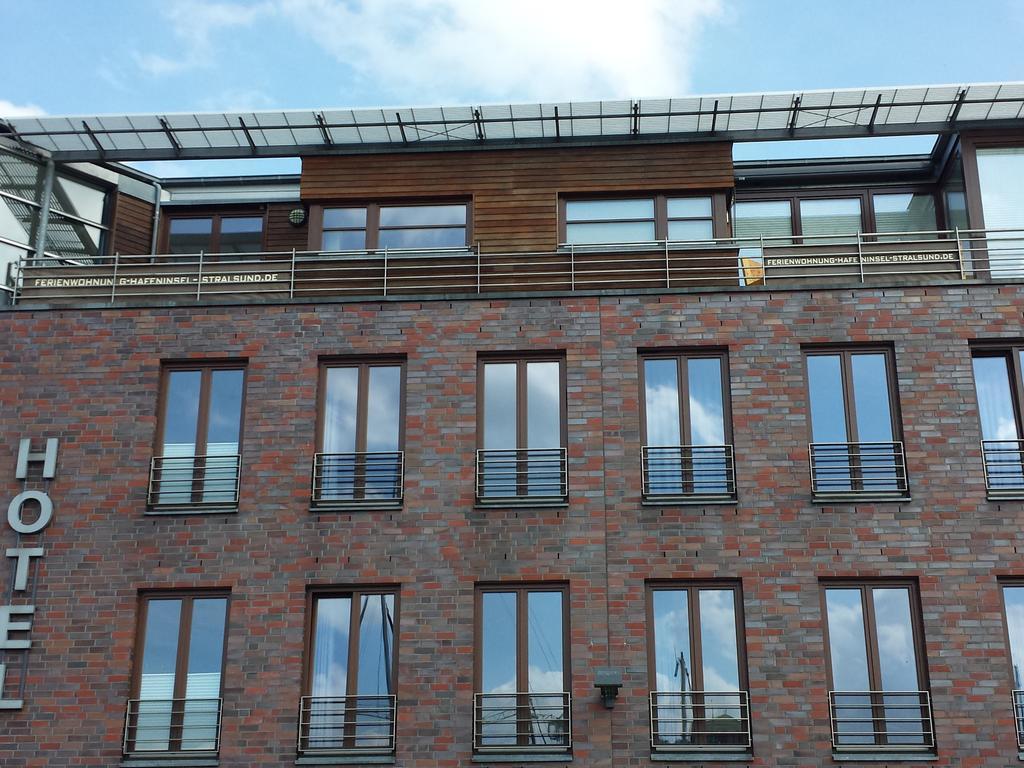 Hochwertige Im Stralsunder Hafen Stralsund